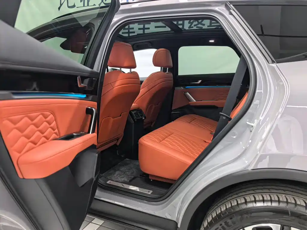 BYD Tang 2025 Smart Drive DM-i 175KM