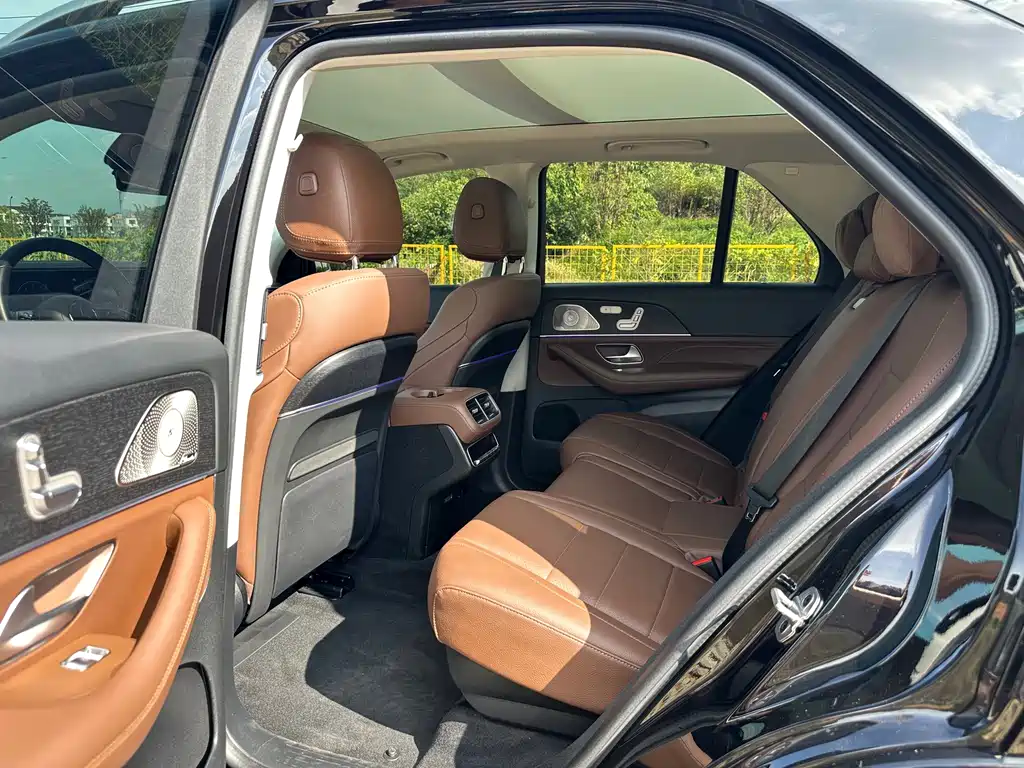 Mercedes-Benz GLE (Import) — миниатюра 10