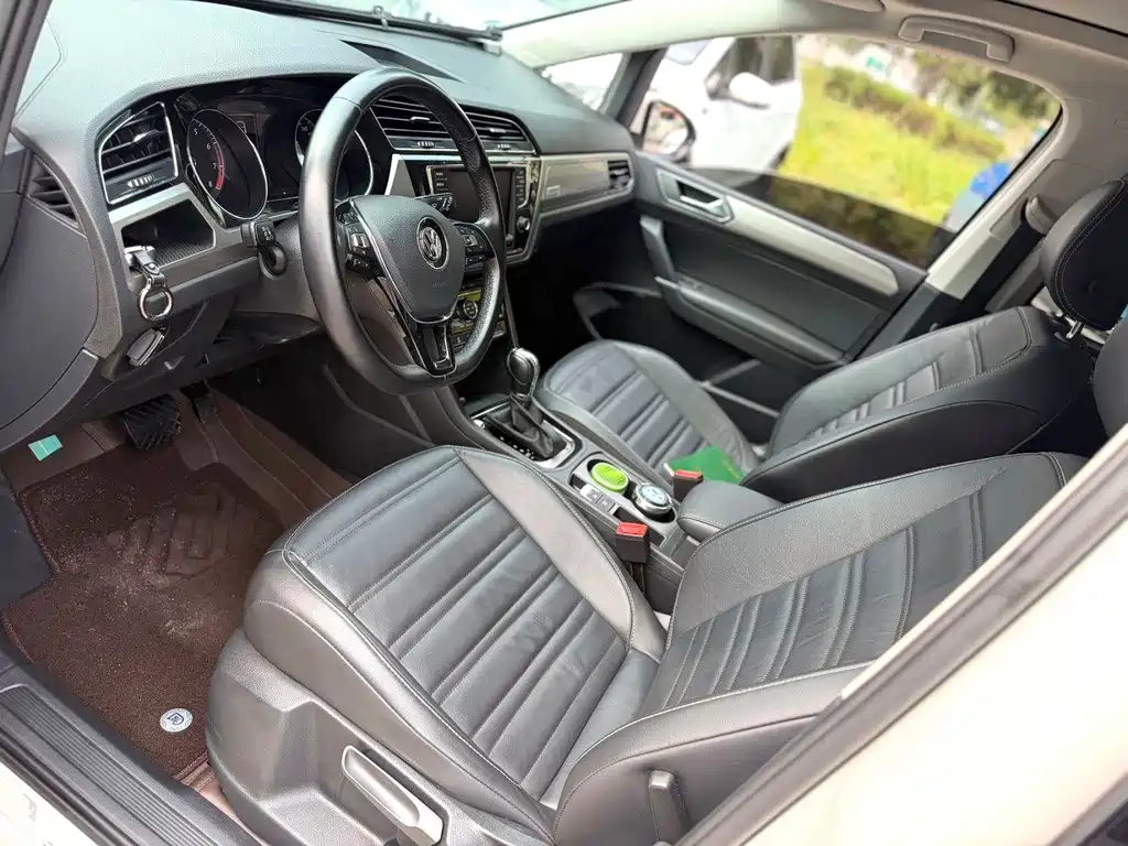 Volkswagen Touran — миниатюра 4