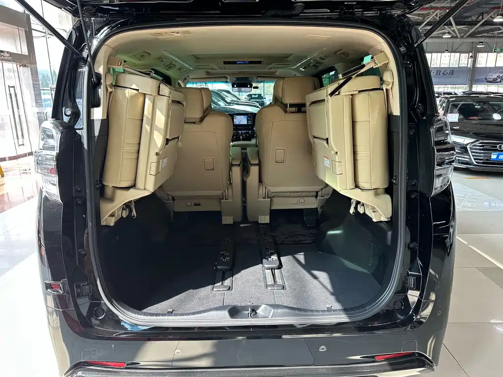 Toyota Vellfire — миниатюра 15