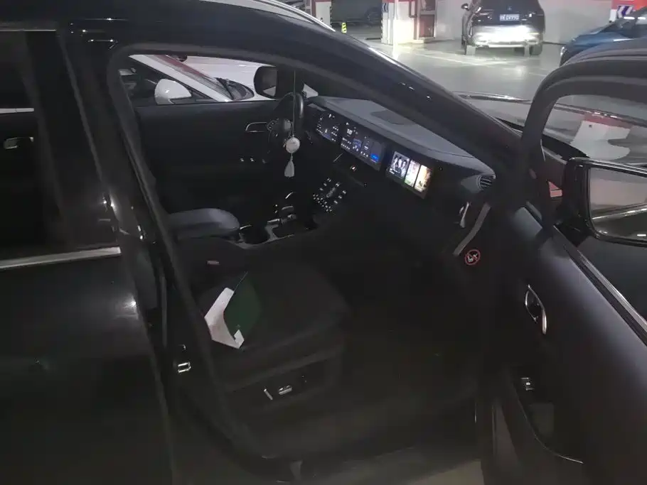 Li Auto Li ONE — миниатюра 8