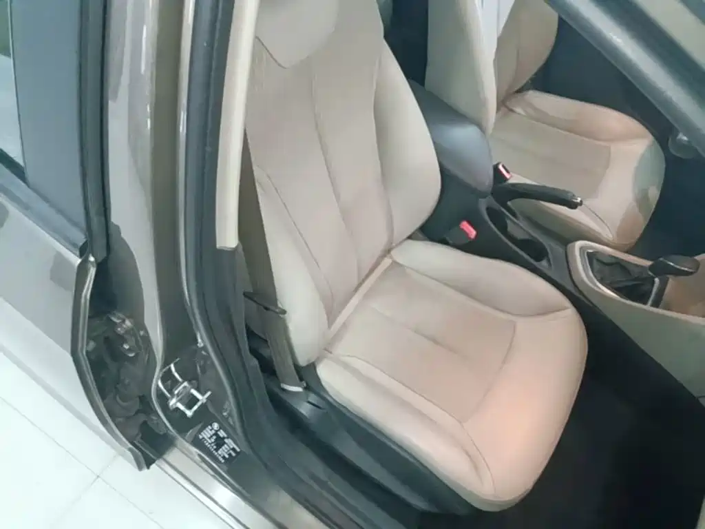 Buick Excelle — миниатюра 25