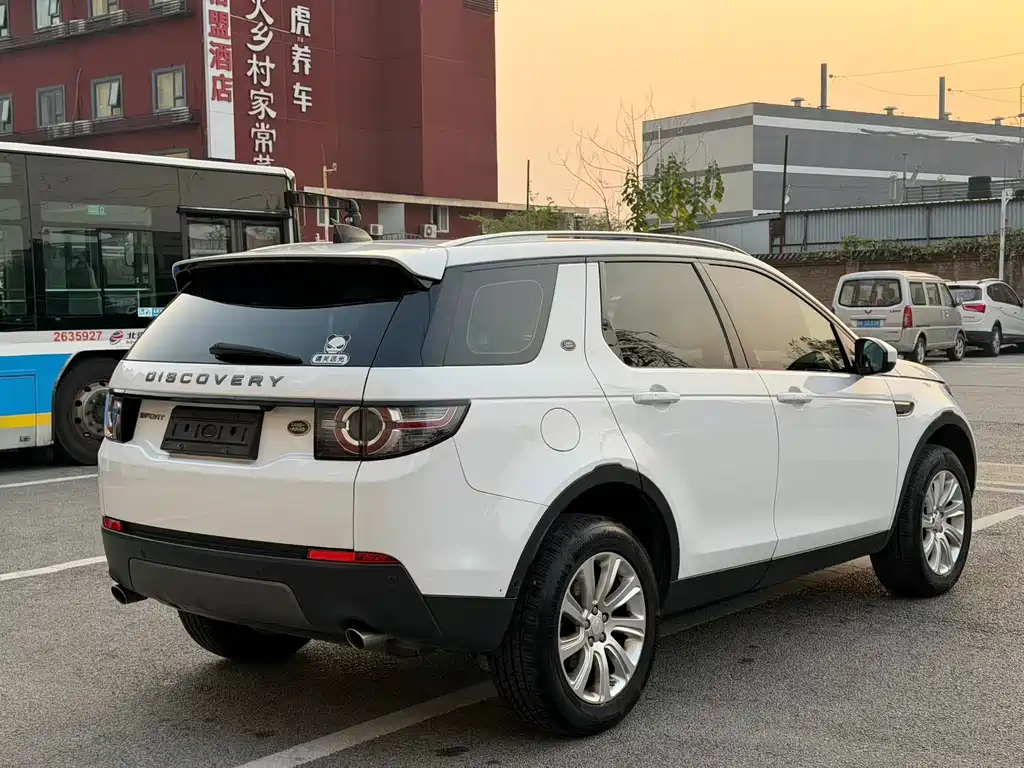 Land Rover Discovery Sport — миниатюра 9