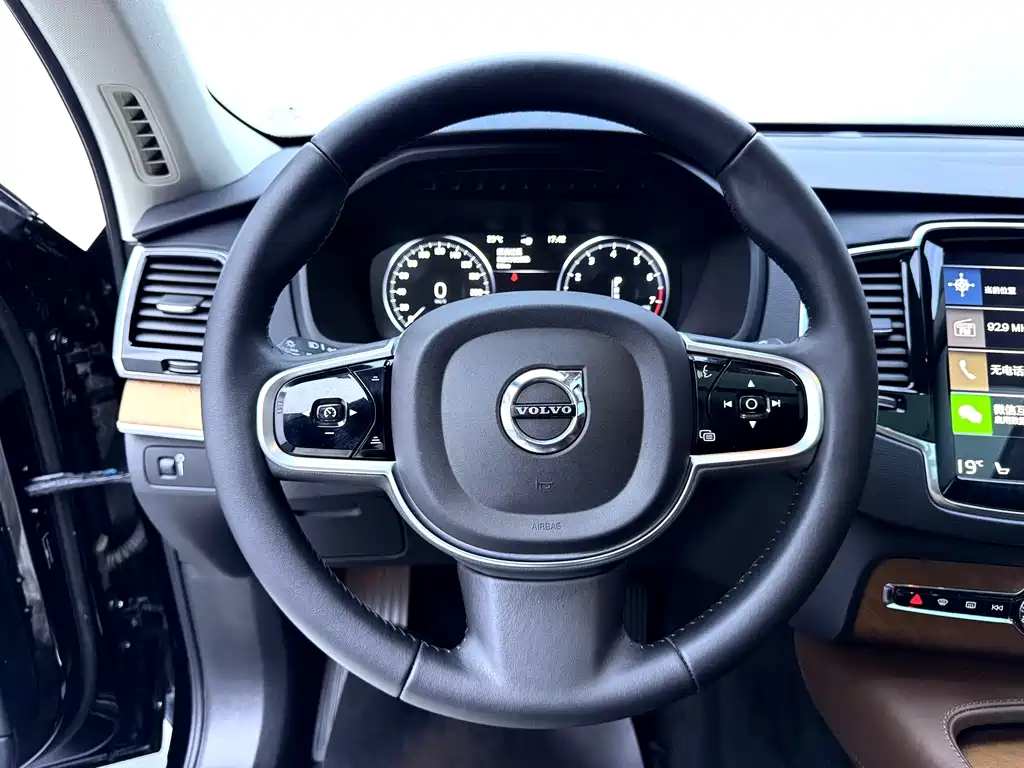 Volvo XC90 — миниатюра 22