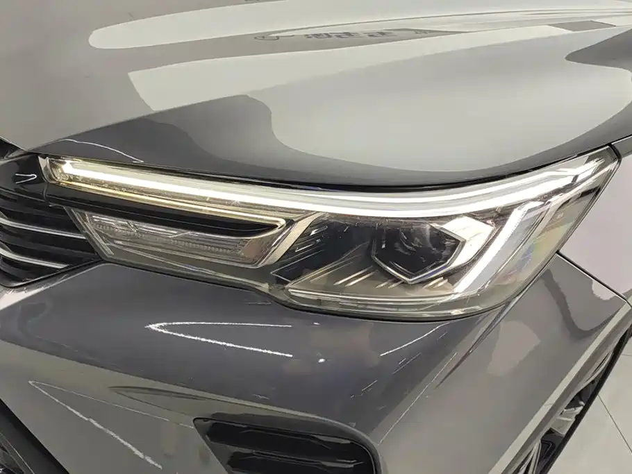 Roewe RX3 — миниатюра 5