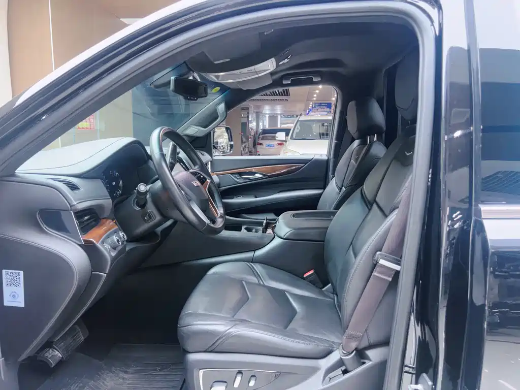 Cadillac Escalade — миниатюра 18