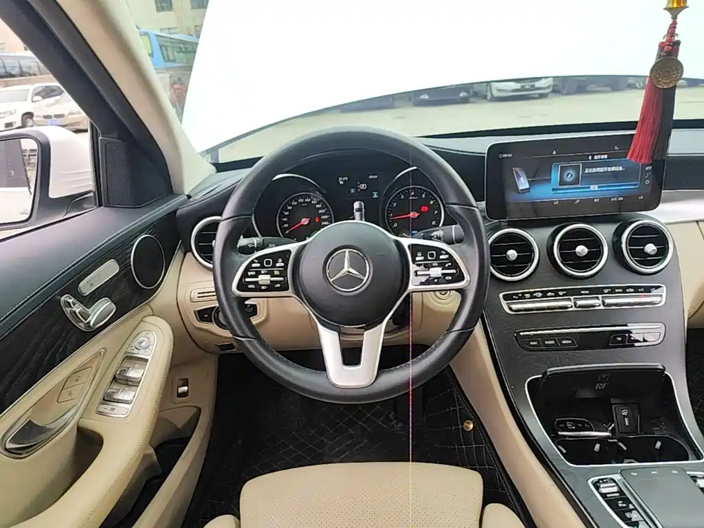 Mercedes-Benz C-Class — миниатюра 11