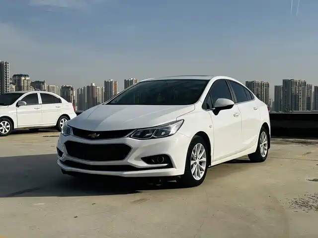 CHEVROLET CRUZE 2018