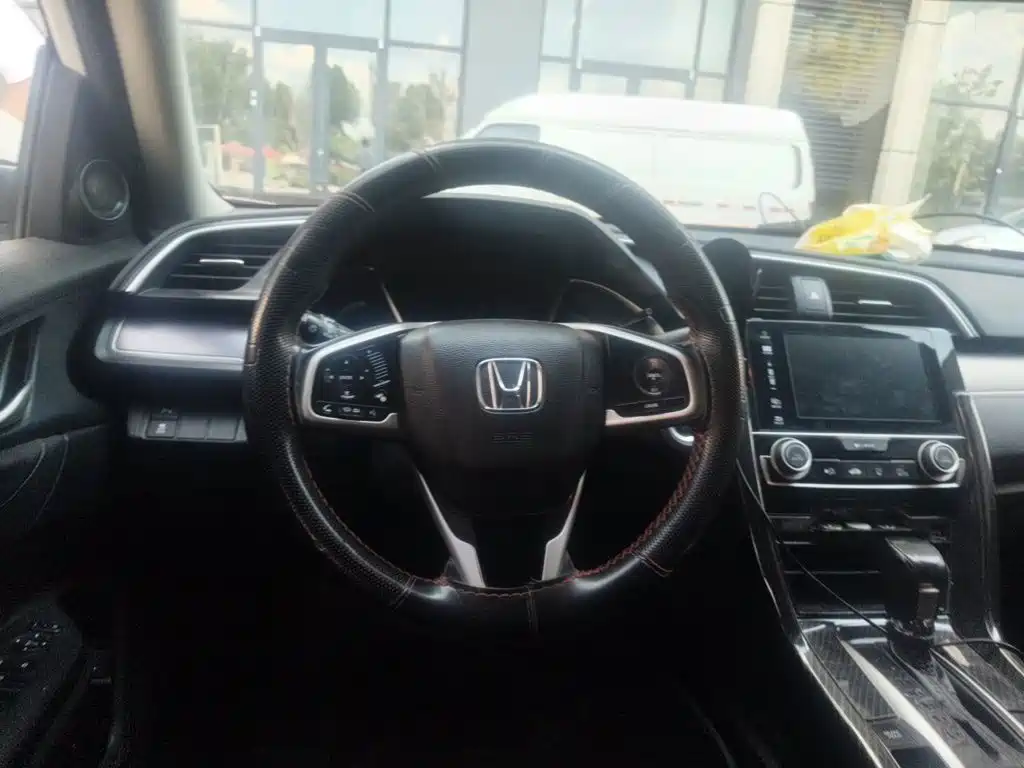 Honda Civic — миниатюра 7