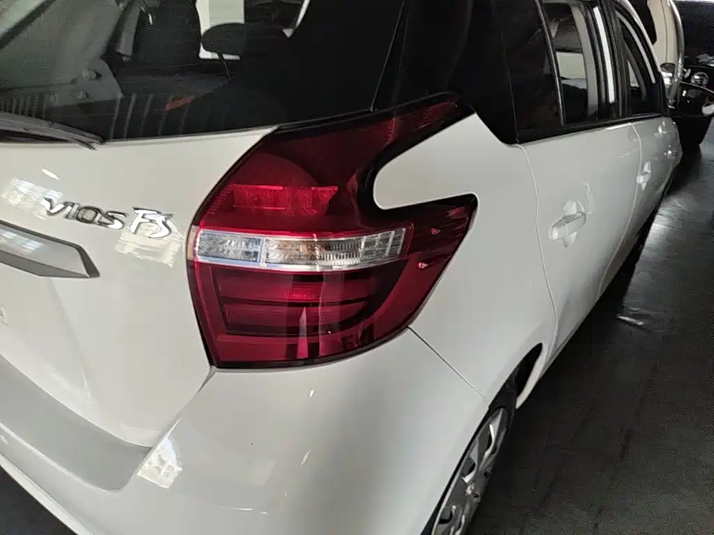 Toyota Vios FS — миниатюра 8