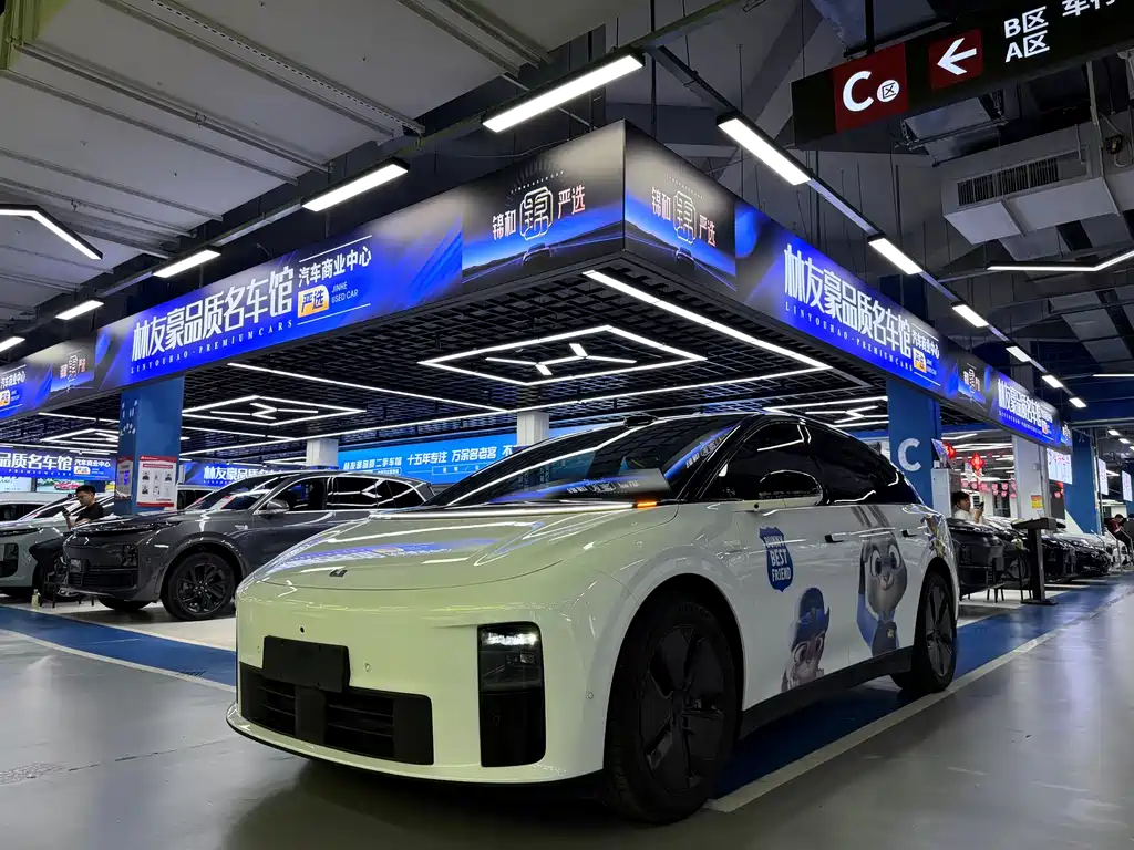 Li Auto 理想i6 2025
