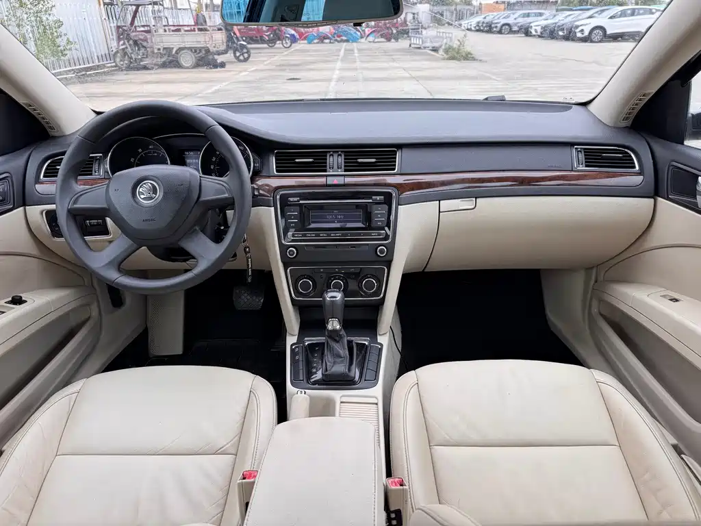 Skoda Superb — миниатюра 11