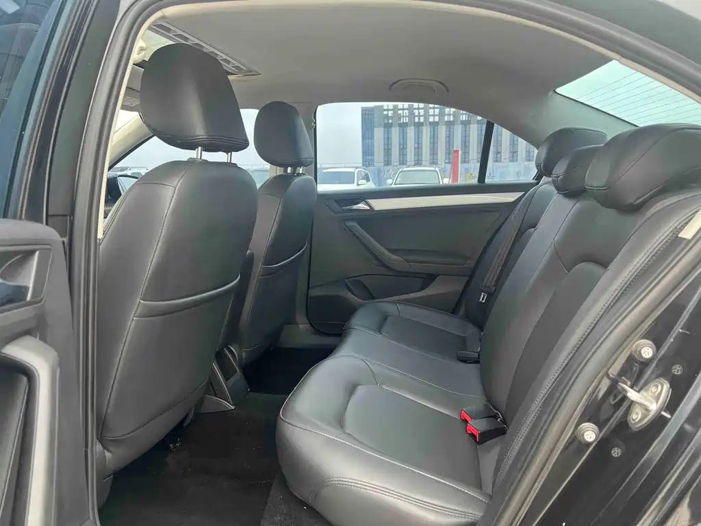 Volkswagen Jetta — миниатюра 8