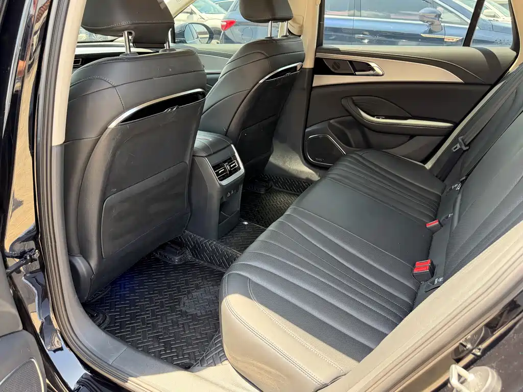 Hongqi Hongqi H5 — миниатюра 13