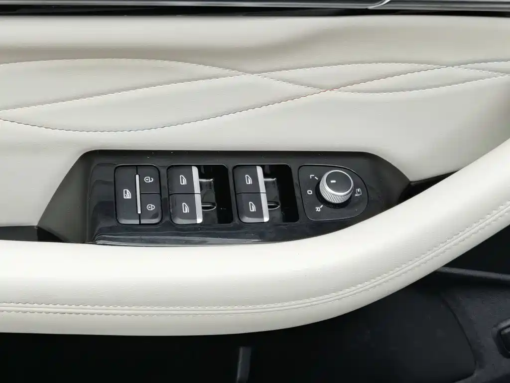 Geely Xingyue L — миниатюра 9