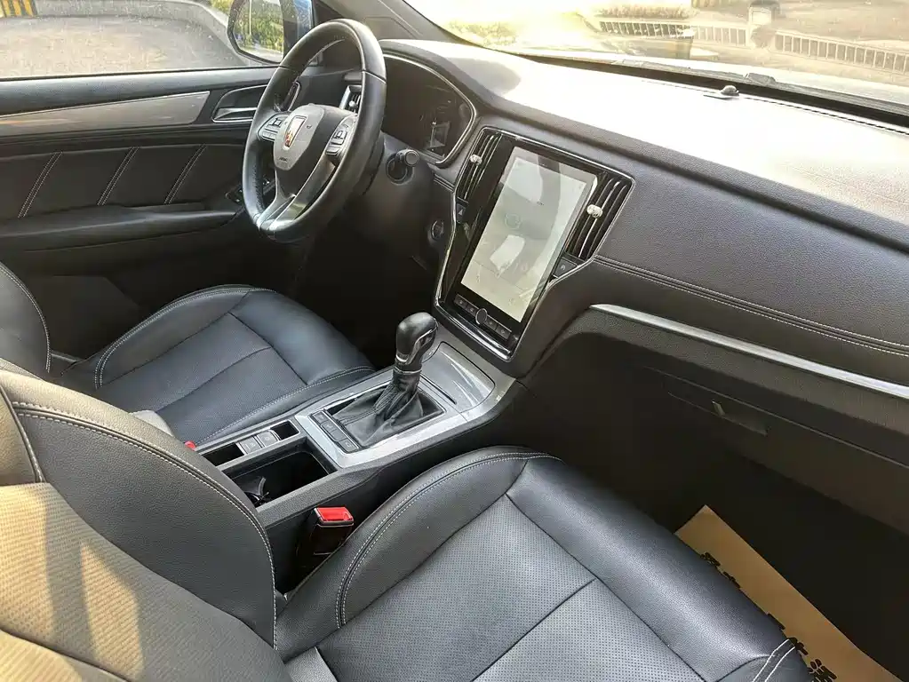 Roewe RX5 — миниатюра 7