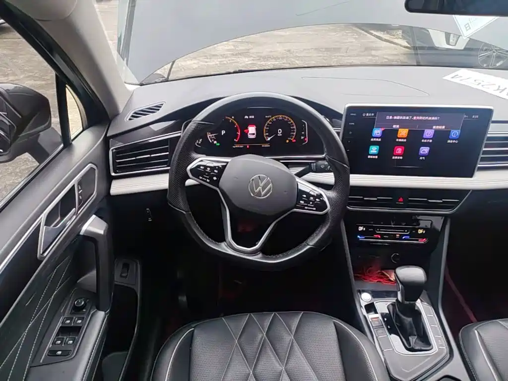 Volkswagen Tiguan L — миниатюра 11