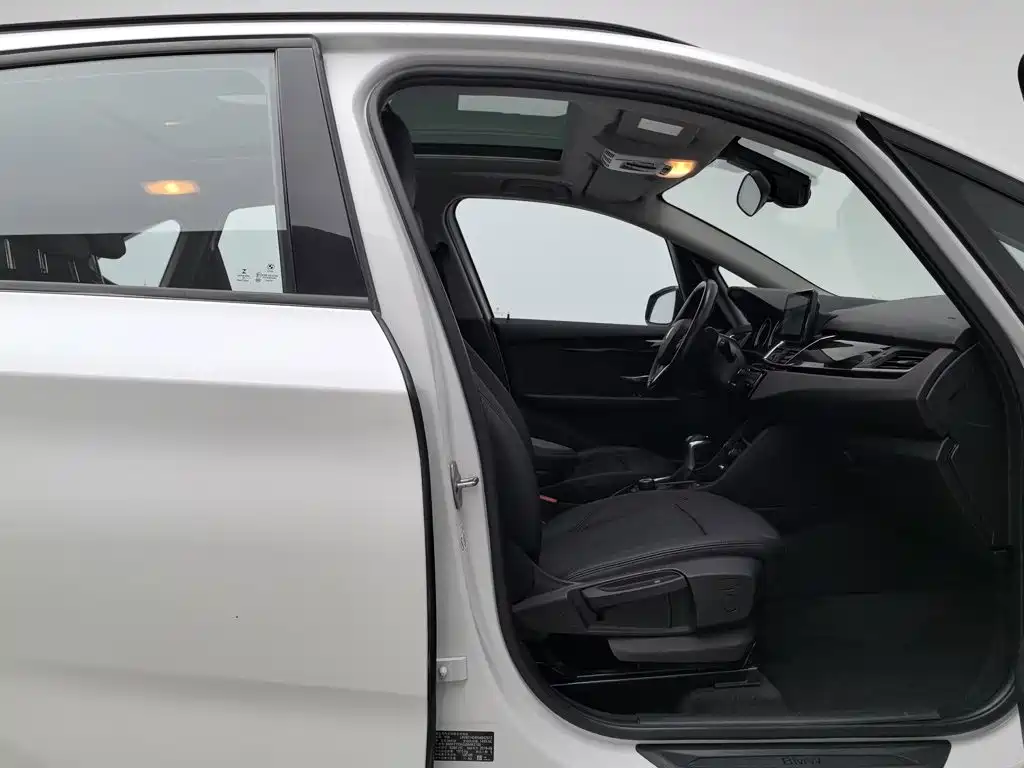 BMW 2 Series Active Tourer — миниатюра 23