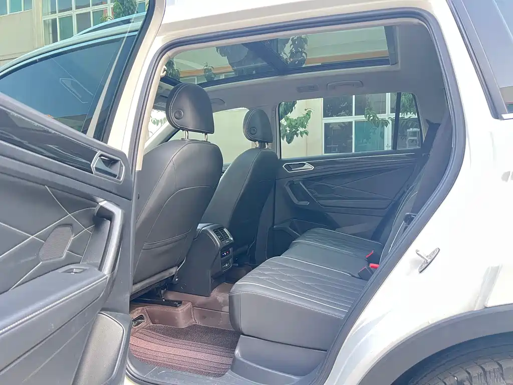 Volkswagen Tiguan L — миниатюра 7