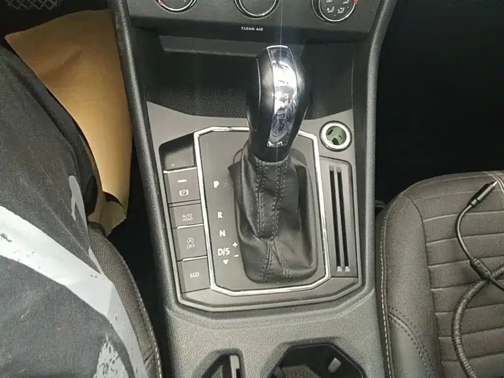 Volkswagen Lavida — миниатюра 14