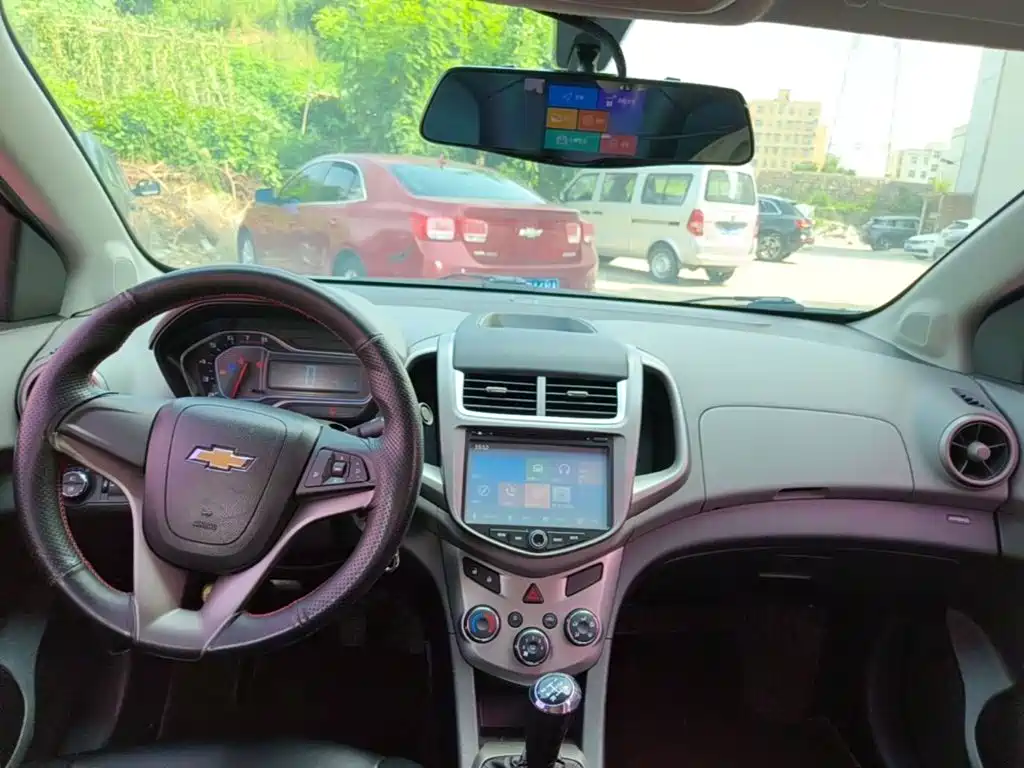 Chevrolet Aveo — миниатюра 10