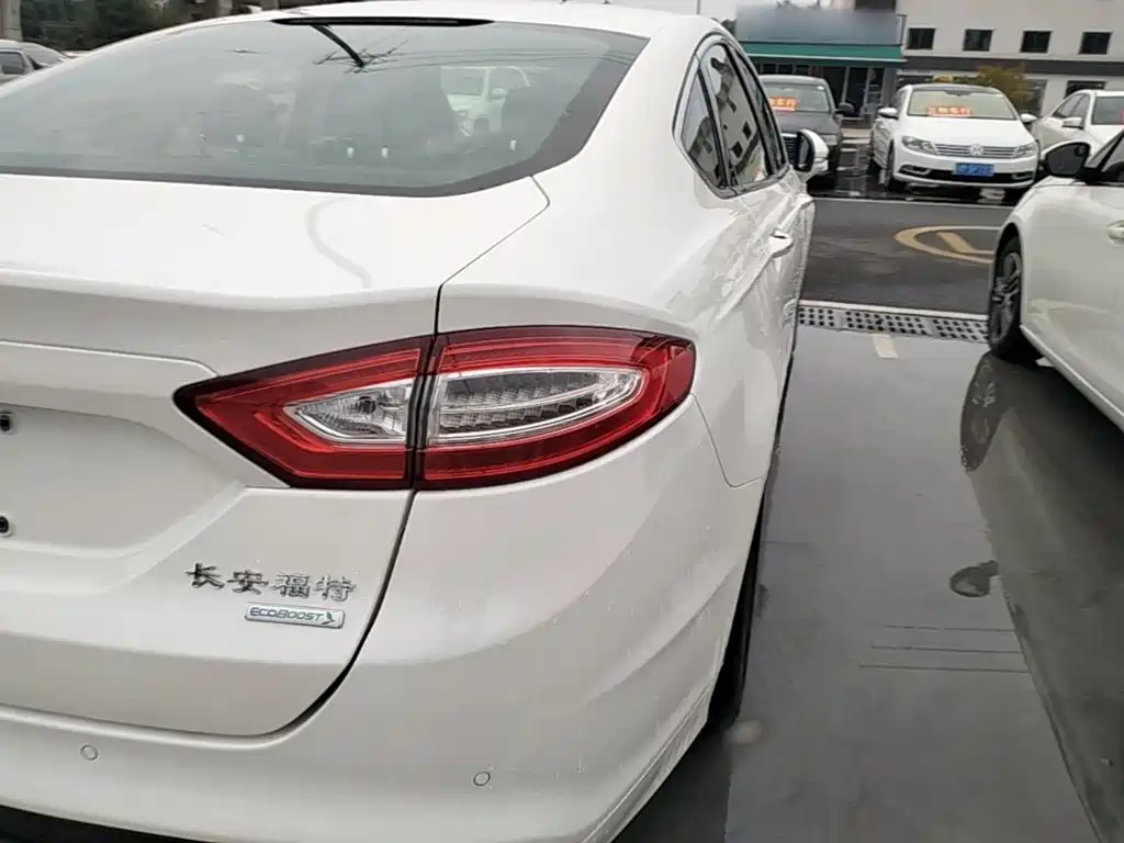 Ford Mondeo — миниатюра 8
