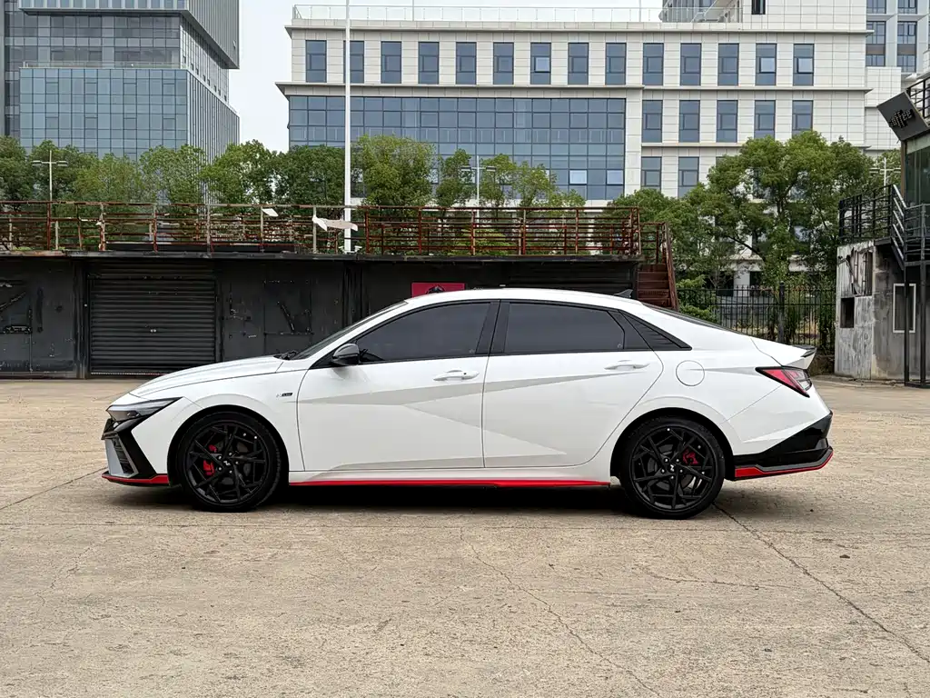 Hyundai Elantra — миниатюра 4