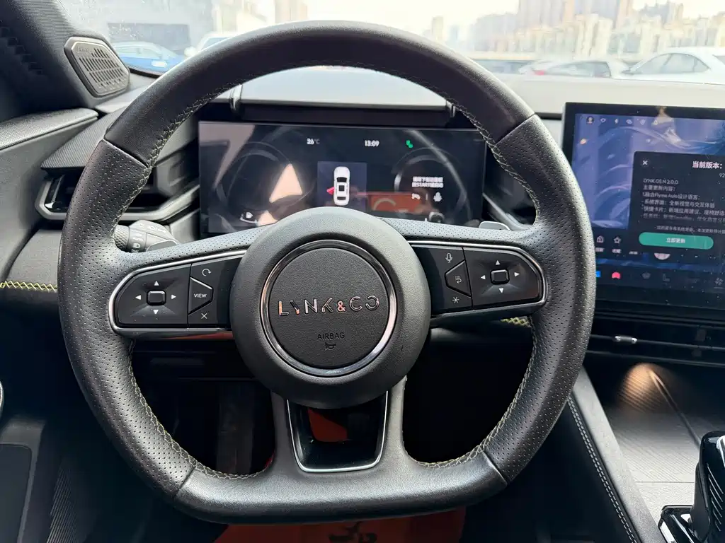 Lynk & Co 03 — миниатюра 7