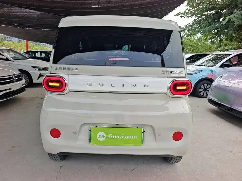 Wuling MINIEV — миниатюра 6