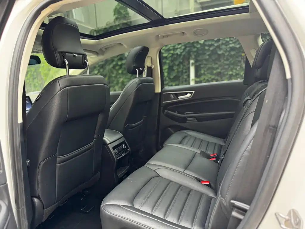 Ford Edge — миниатюра 15