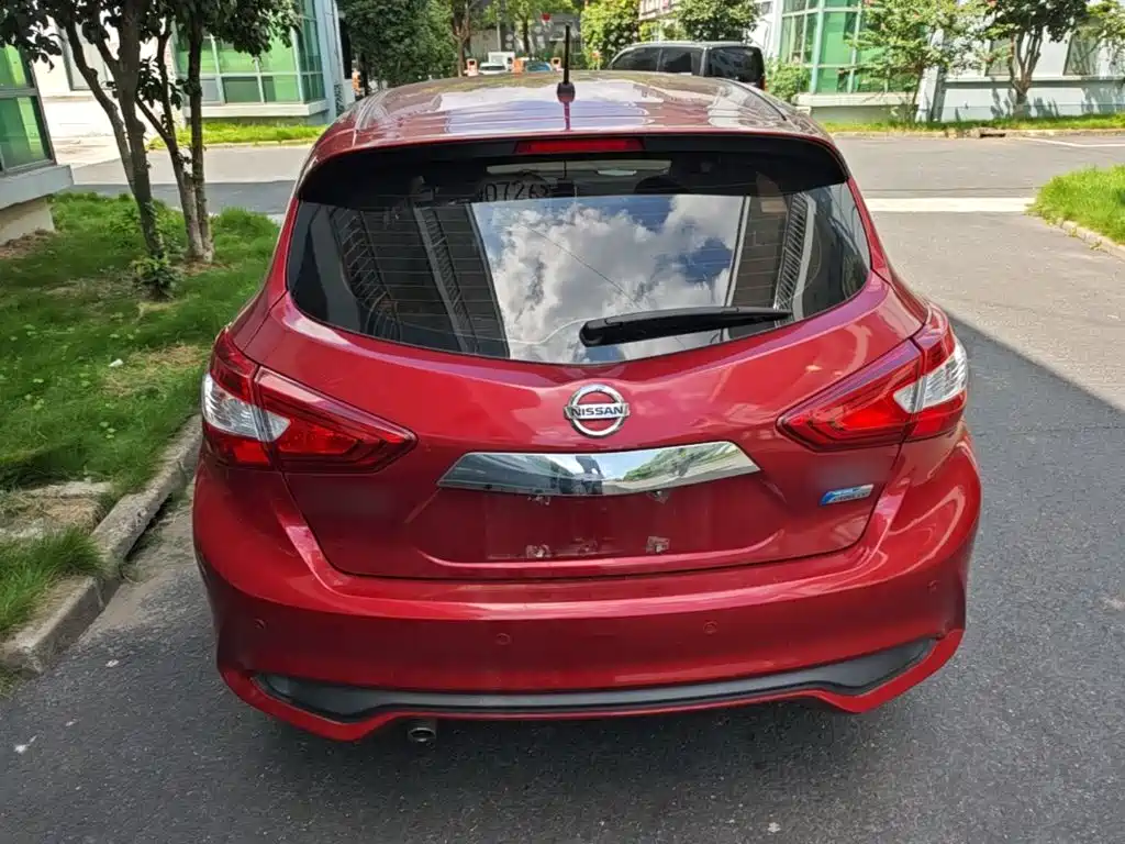 Nissan Tiida — миниатюра 6