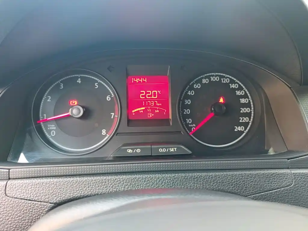Volkswagen Santana — миниатюра 12