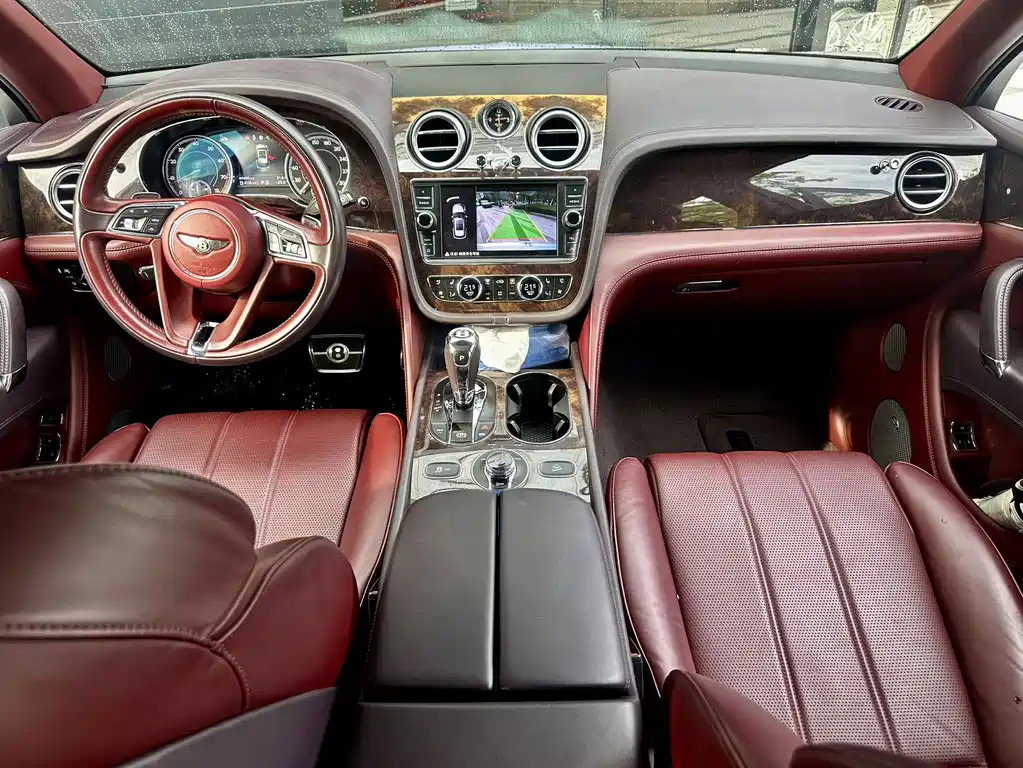Bentley Bentayga — миниатюра 7