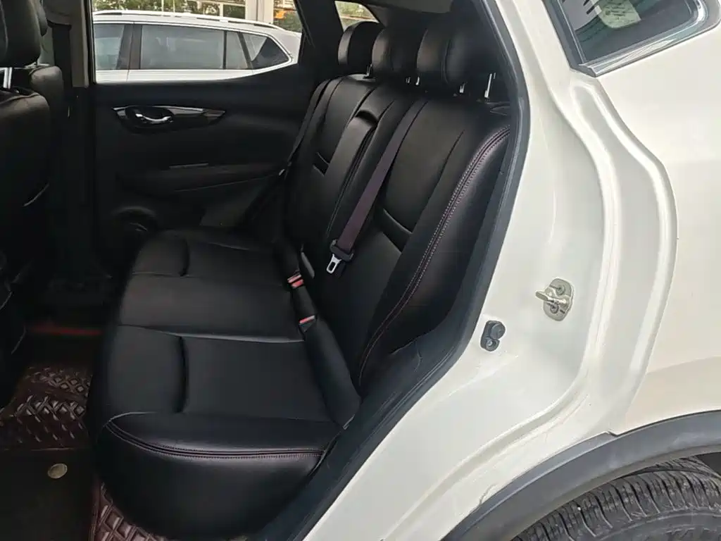 Nissan Qashqai — миниатюра 17