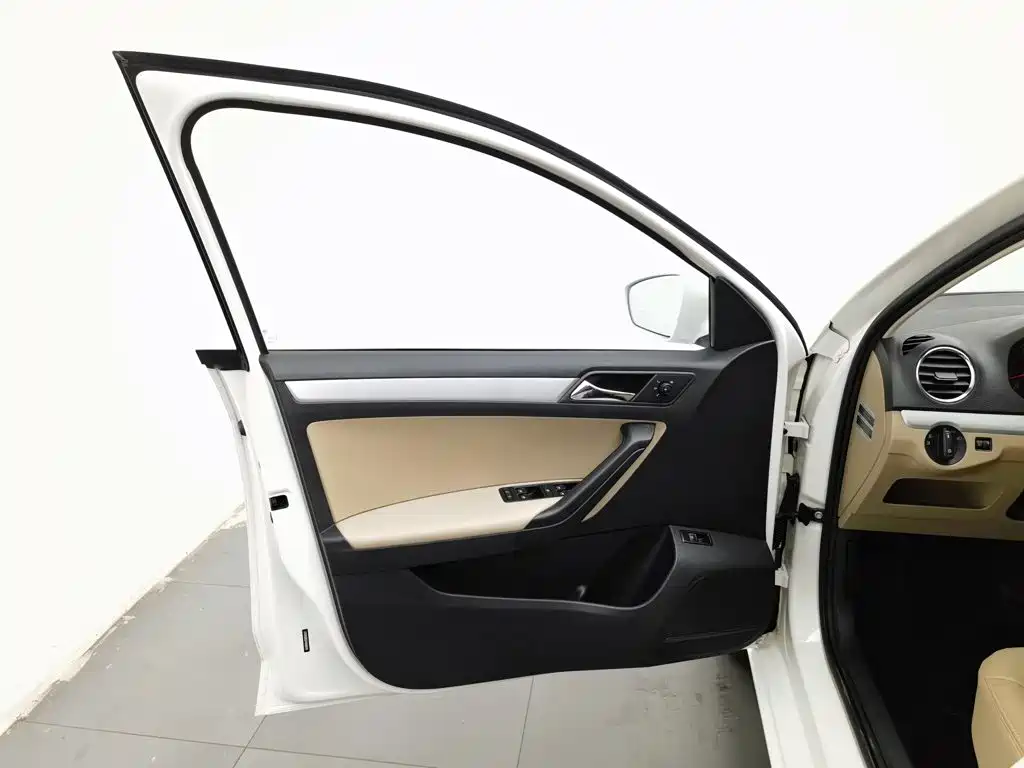Volkswagen Jetta — миниатюра 8
