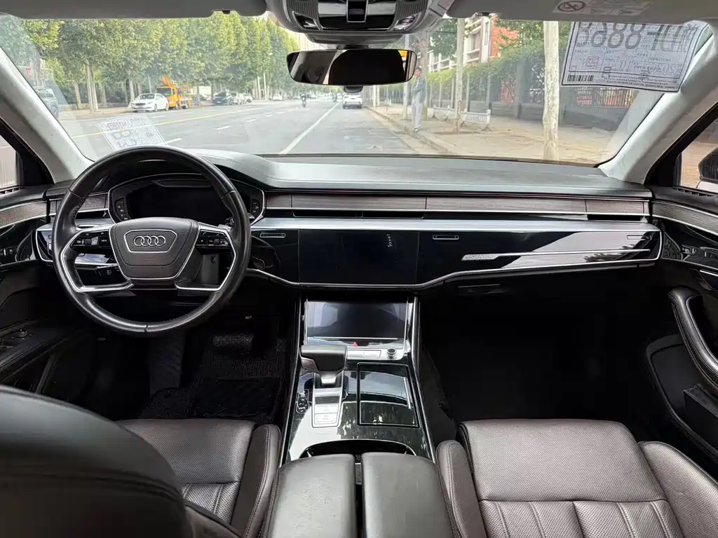 Audi A8 — миниатюра 5