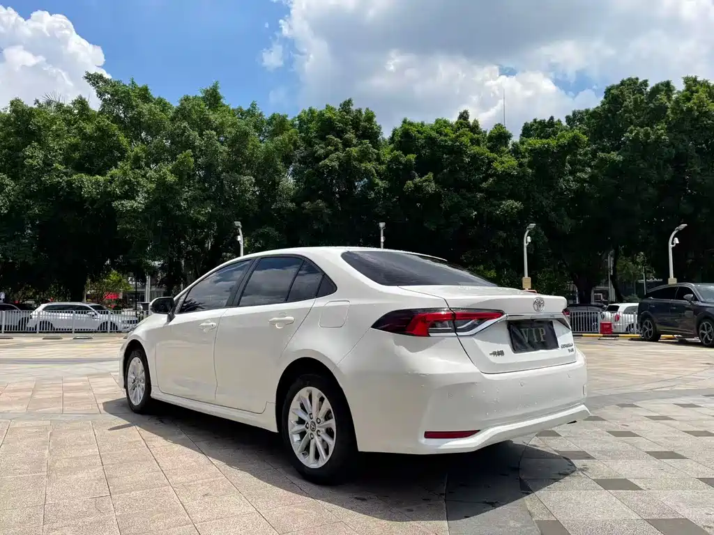 Toyota Corolla — миниатюра 5