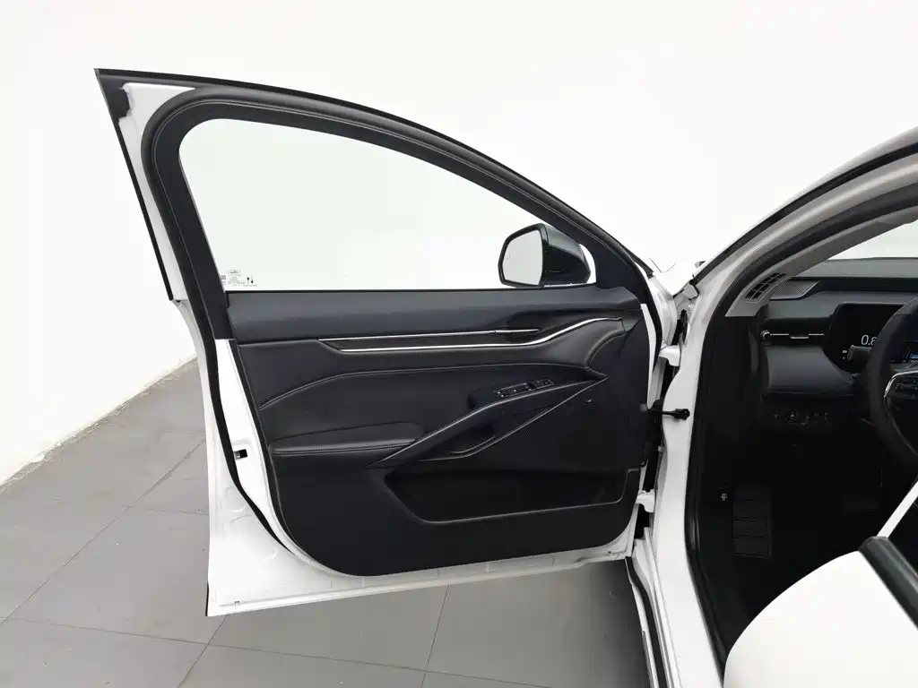 Ford Mondeo — миниатюра 8