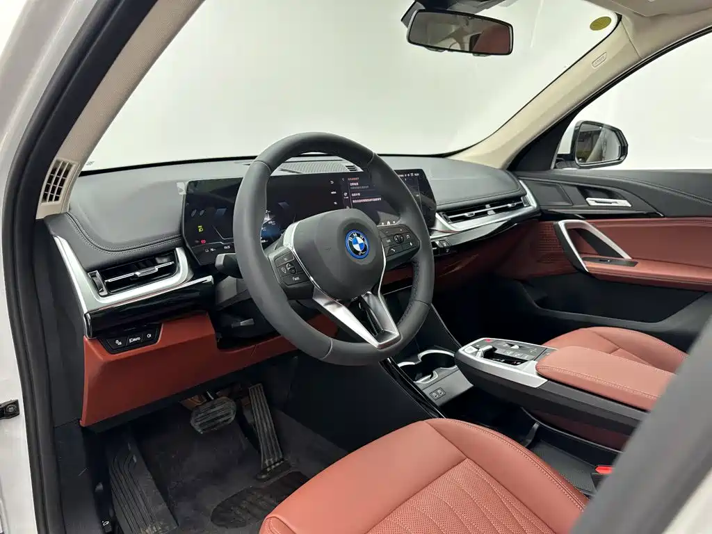 BMW iX1 — миниатюра 10