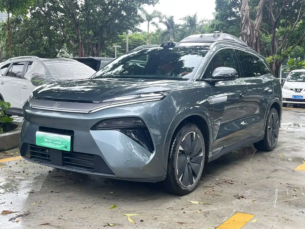 BYD Tang L