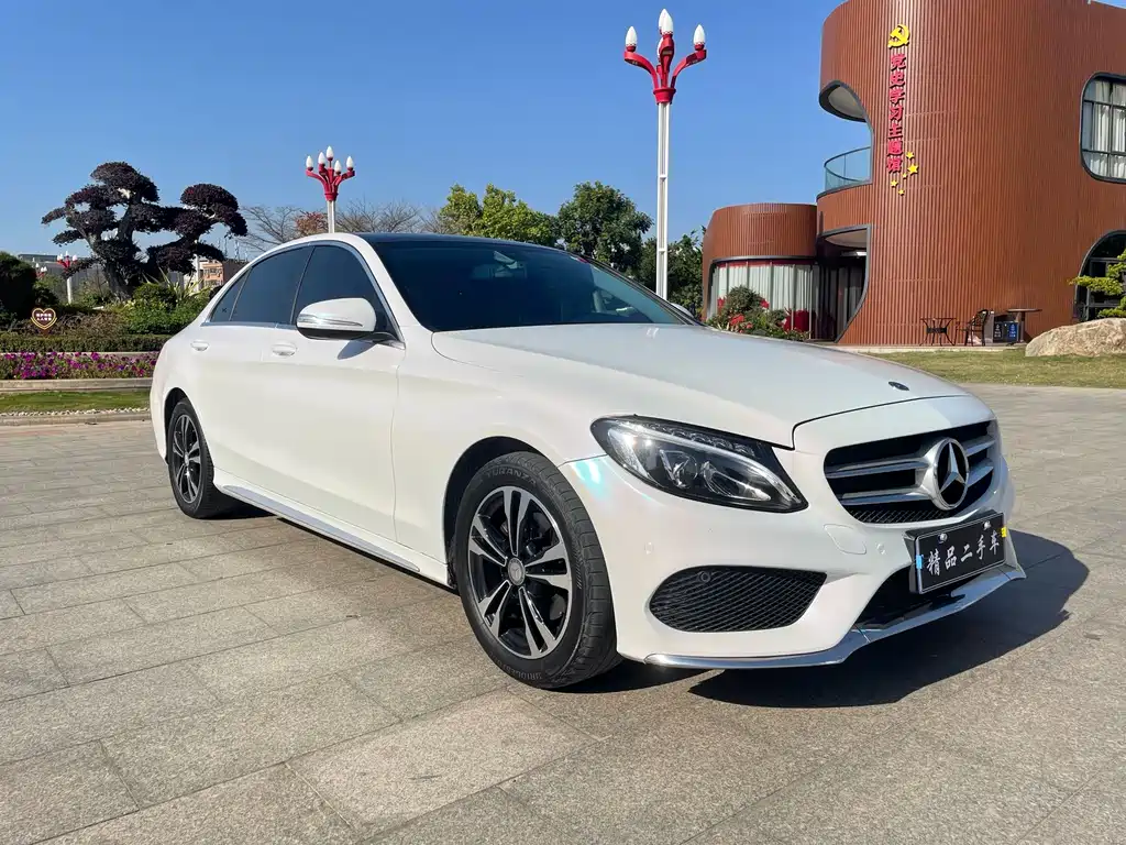 Mercedes-Benz C-Class — миниатюра 3