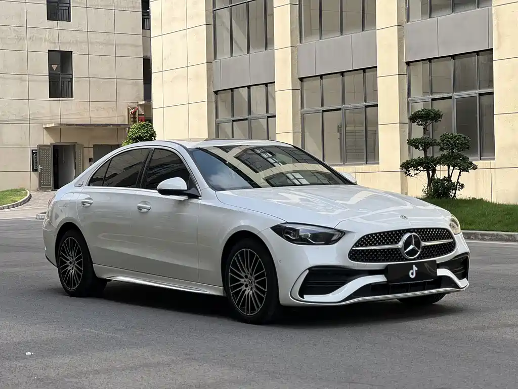 Mercedes-Benz C-Class — миниатюра 3