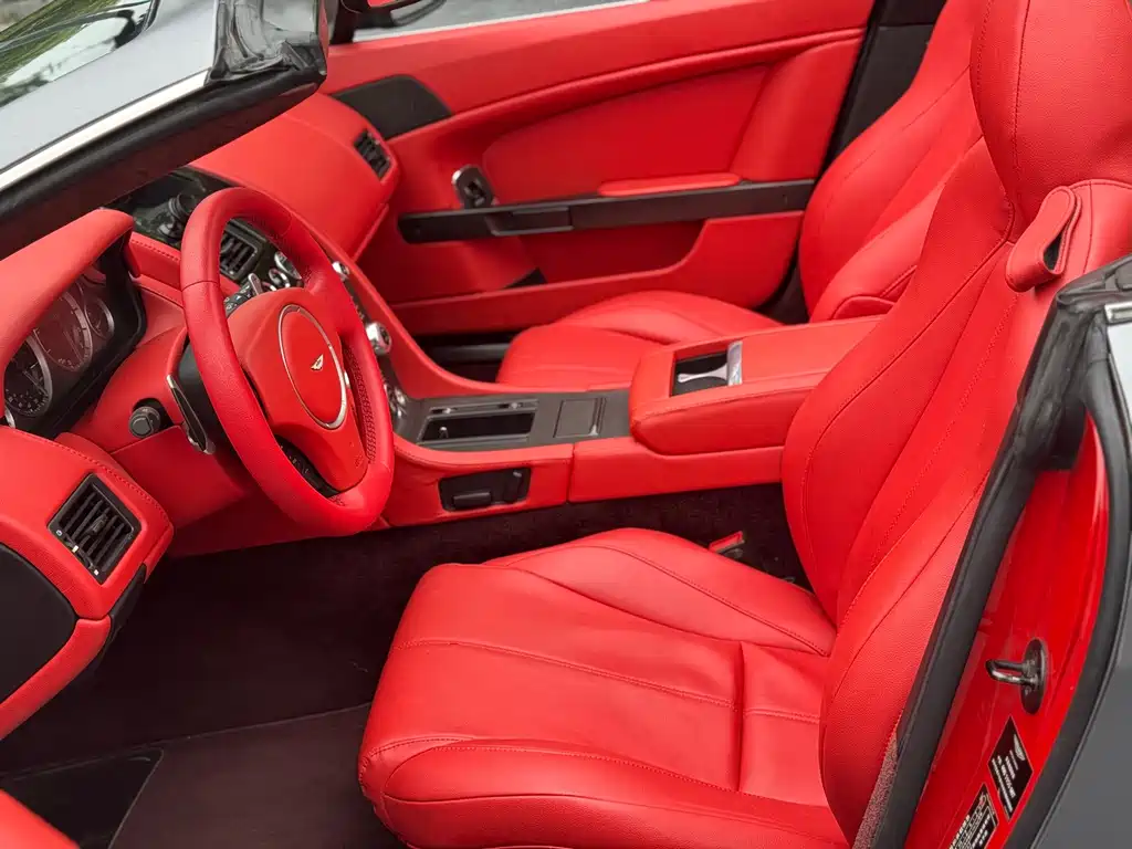 Aston Martin V8 Vantage — миниатюра 8