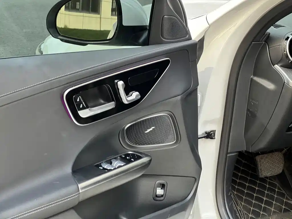 Mercedes-Benz C-Class — миниатюра 23