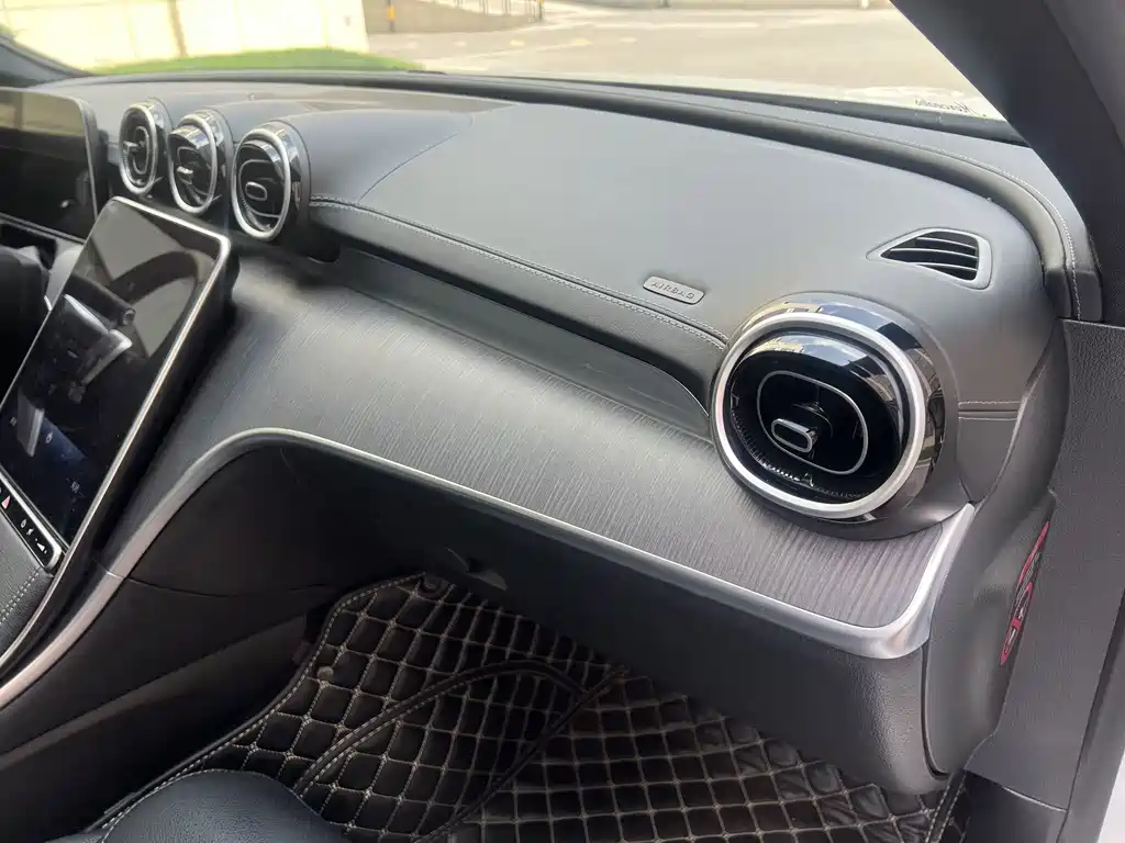 Mercedes-Benz C-Class — миниатюра 12