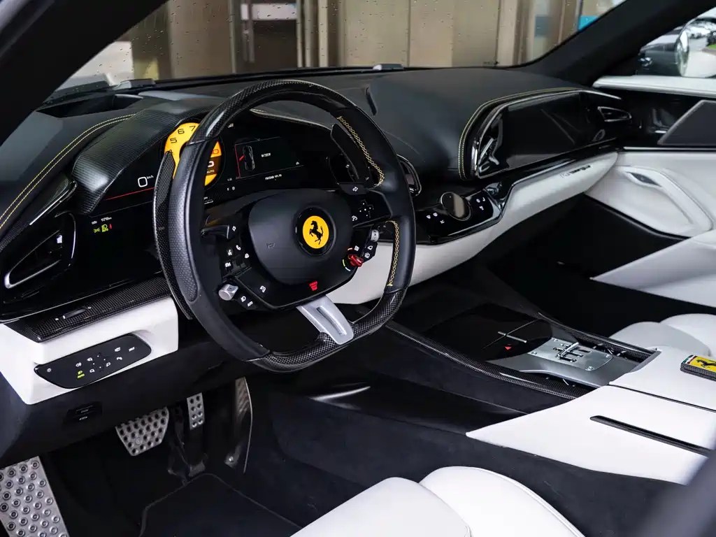 Ferrari Purosangue 2023 6.5L V12