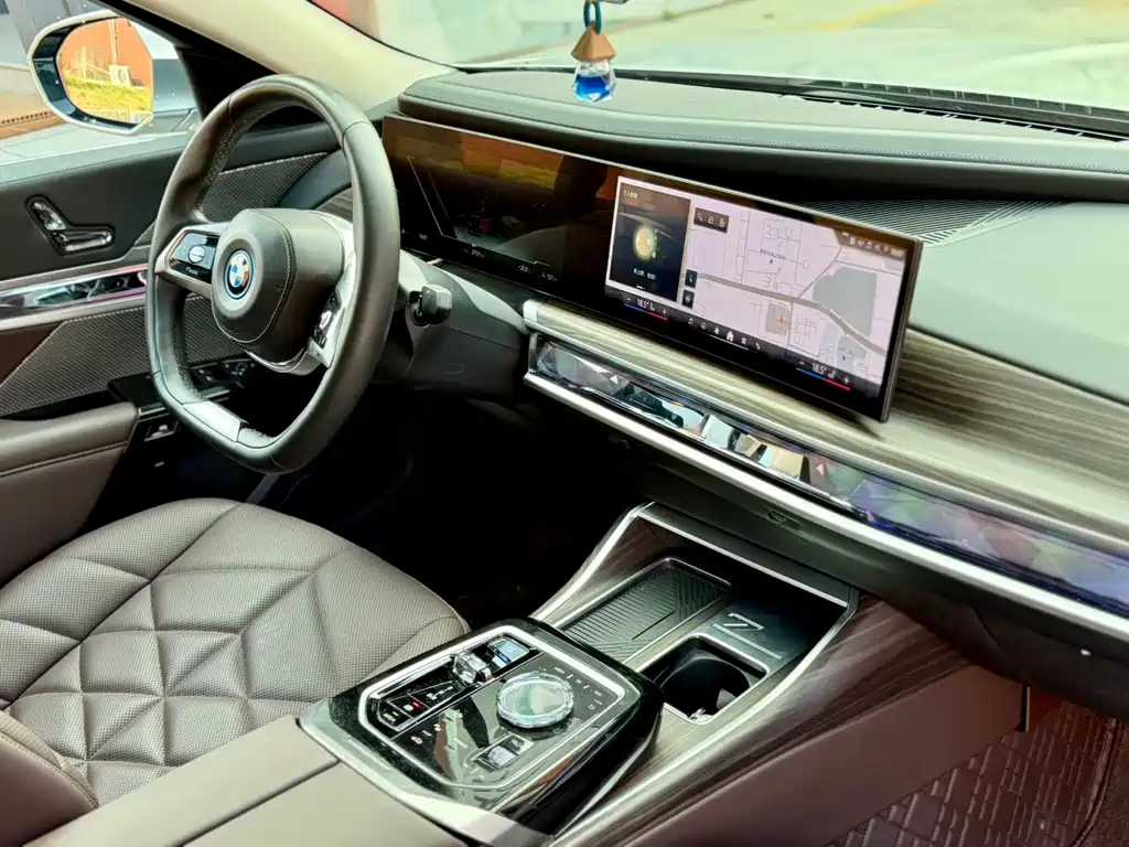 BMW i7 — миниатюра 19