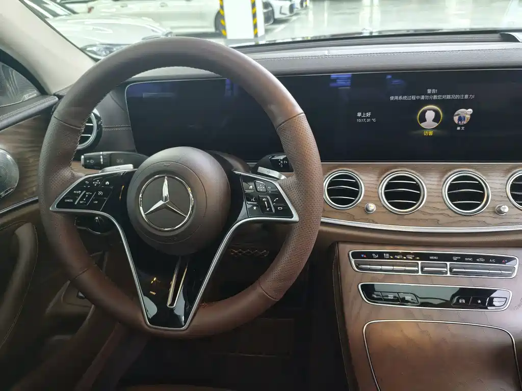 Mercedes-Benz E-Class — миниатюра 4
