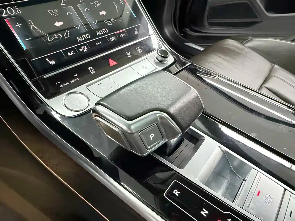 Audi A8 — миниатюра 10