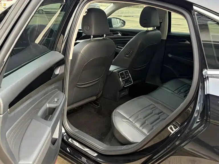 Volkswagen Passat — миниатюра 5